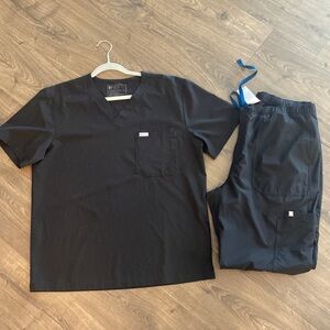 Figs Men's L Scrub Set